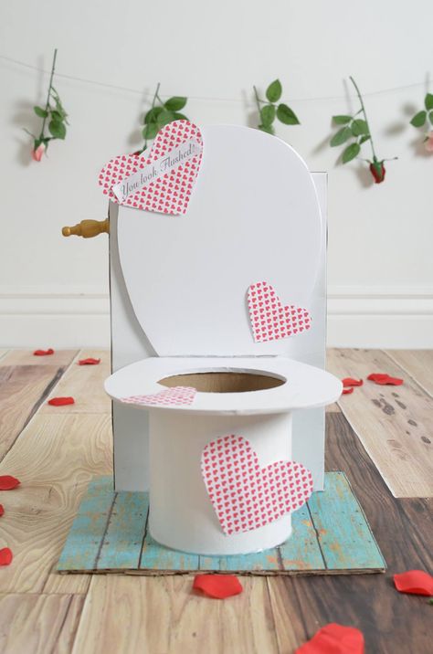 Toilet Valentine's day box. You look flushed. Love Stinks Valentine Boxes, Toilet Valentines Day Boxes, Kids Valentine Boxes, Valentine Card Box, Diy Mailbox, Valentine Mailbox, Diy Preschool, Valentine Day Boxes, Valentines Printables Free