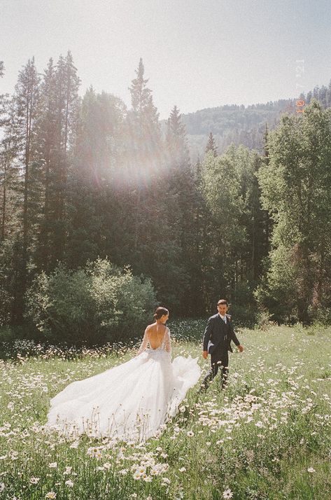 TOP COLORADO WEDDING VENUES of 2024 | MOUNTAIN VENUES - Calluna Events Mountain Spring Wedding, Small Mountain Wedding, Mountain Wedding Aesthetic, Colorado Mountain Wedding Venues, Montana Wedding Venues, Dunton Hot Springs, Garden Elopement, Outdoorsy Wedding, Vail Wedding