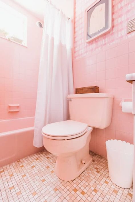 Sherwin Williams Rosy Outlook, Old Pink Tile Bathroom Ideas, Pink Tile Bathroom, Pink Bathroom Tiles, Retro Pink Bathroom, Pink Tub, Pink Toilet, 1970s House, Vintage Toilet