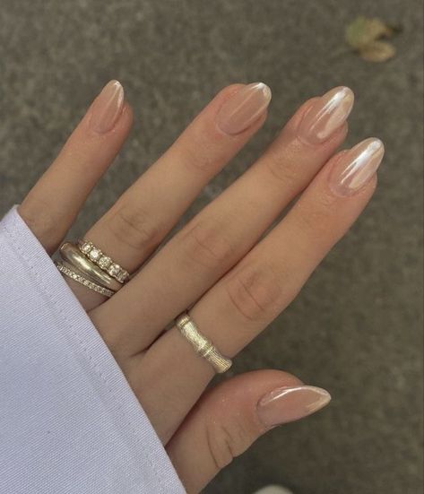 Acrylic Chrome Nails, Nails Acrylic Chrome, Chrome Short Nails, Classy Gold Nails, Ombre Chrome, Oval Fake Nails, Nails Short Oval, Champagne Nails, Acrylic Nail Ideas