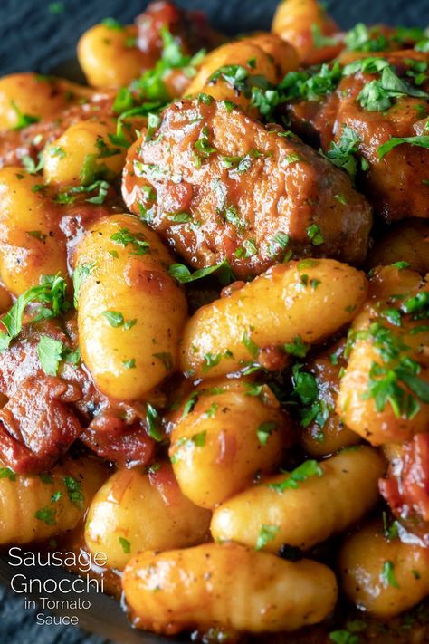 An easy, delicious and quick gnocchi in tomato sauce recipe with pork sausages and Worcestershire sauce. Gnocchi Tomato Sauce, Quick Tomato Sauce, Recipe With Pork, Cooked Pasta Recipes, Quick Stir Fry Recipes, Sausage Gnocchi, Pork Sausages, Best Pork Recipe, Vegetarian Sausages