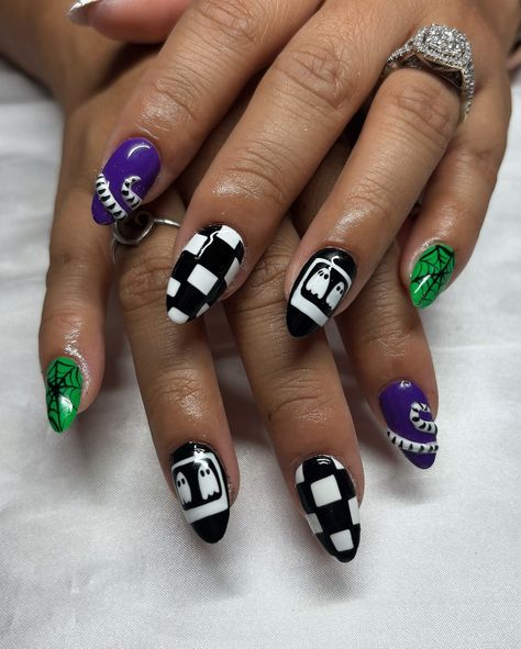 Beetlejuice Set 🪲 • • • Apres Natural Almond Short • MelodySusie (Black Abyss, Snow White) • #nails #nailsnailsnails #nailsofinstagram #nailsart #nailsbyavryl #gelxnails #gelxnailtech #gelxextensions #explorepage #beetlejuice #beetlejuicenails #halloweennails #almondnails Snow White Nails, Beetlejuice Nails, Beetlejuice, Almond Nails, Halloween Nails, White Nails, Snow White, Almond, Nail Designs