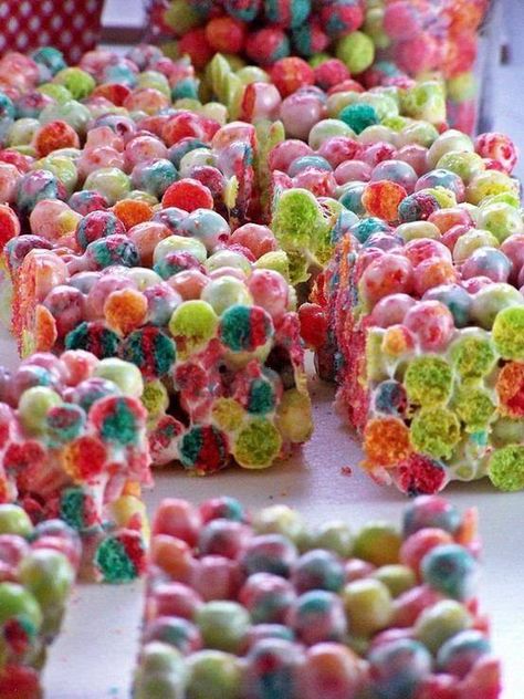 Trix Krispies ~ another bake sale idea. Kids Treat, Toddler Snacks, Think Food, Rice Krispie Treats, Candy Bars, Party Desserts, Bake Sale, Yummy Sweets, Kids Snacks