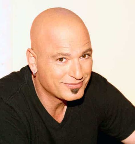 Picture of Howie Mandel soul patch. New Beard Style, Chin Beard, Goatee Styles, Stylish Beards, Soul Patch, Goatee Beard, Howie Mandel, Best Beard Styles, Bald Patches