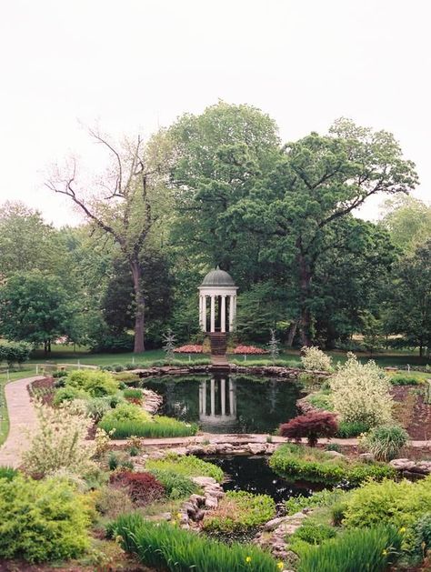 Philbrook Museum Wedding, Cringey Wedding, Museums Aesthetic, Royal Wedding Venue, Victorian Wedding Inspiration, Classical Architecture House, Philbrook Museum, Victorian Wedding Themes, Vintage Wedding Venues