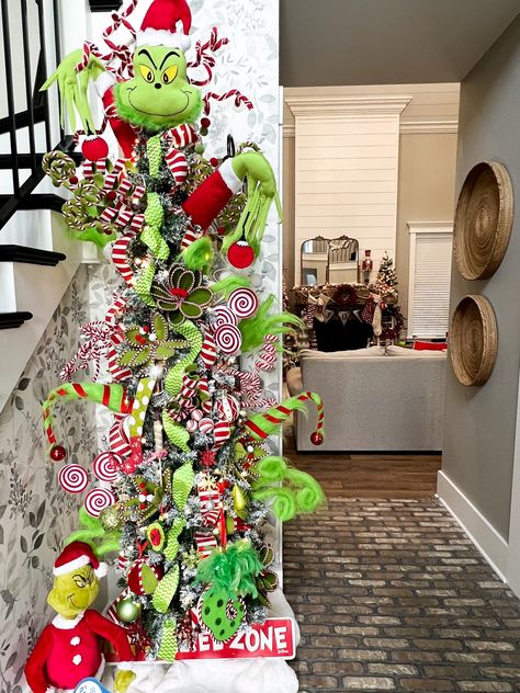 grinch inspired christmas tree Grinch Christmas Tree With Ribbon, The Grinch Christmas Tree, Christmas Tree Grinch, A Grinch Christmas, Decorators Warehouse, Grinch Craft, Tree With Ribbon, Grinch Decor, Grinch Tree