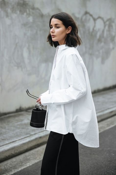 Outfit Ideas Korean Casual, Minimal Stil, Outfit Ideas Korean, Minimalist Moda, White Shirt Outfits, Winter Fashion Outfits Casual, Moda Vintage, 가을 패션, Girly Fashion