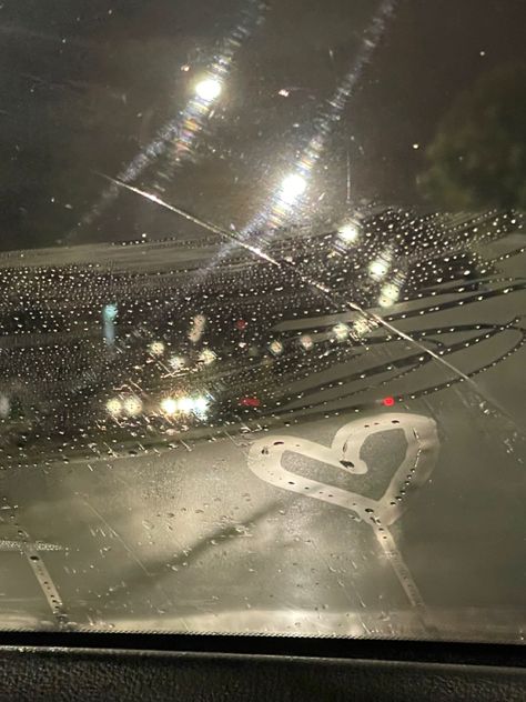 Foggy Mirror Drawing, Heart On Foggy Window, Foggy Mirror Aesthetic, Foggy Window Aesthetic, Foggy Car Windows Aesthetic, Car Window Aesthetic Night, Foggy Car Windows, Foggy Car, Car Window Aesthetic