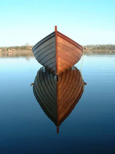 mahogany, classic whitehall photo Wooden Row Boat, Calm Sea, Wooden Boat Building, Row Boats, Boat Insurance, Salt Water Fishing, Classic Boat, Boat For Sale, Old Boats