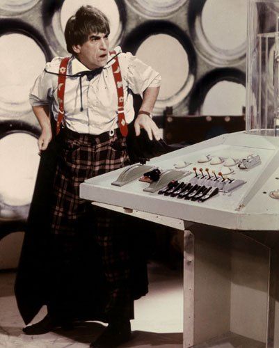 Patrick Troughton as the second incarnation of The Doctor Patrick Troughton, Funniest Movies, Doctor Who Cosplay, Classic Doctor Who, Second Doctor, Tv Doctors, Sci Fi Tv, First Doctor, Sci Fi Series