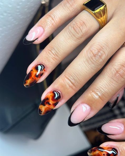 Tortieshell Nails, Tortoise Shell Nails Almond, Tortus Nail Designs, Tortus Shell Nails, Tortoishell Nails Design, Tortious Shell Nails, Mothman Nails, Turtle Shell Nails, Nails With Stickers