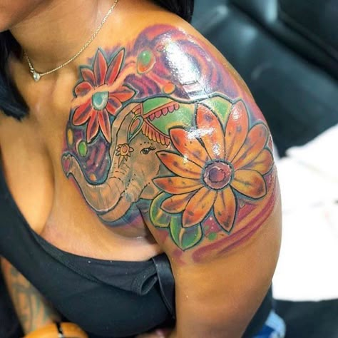 Tattoo Dark Skin, Tattoos Elephant, Art Tattoo Ideas, Dark Skin Tattoo, Skin Color Tattoos, Tattoo Dark, Snakebites, Marquesan Tattoos, Black Girls With Tattoos