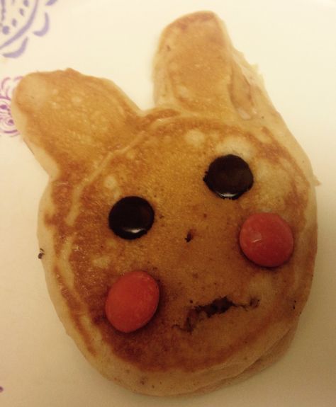 Pikachu pancake Pikachu Pancake, Hot Cakes, Creative Food, Pancakes, Pikachu, Pokemon, Cake, Kawaii, Pokémon