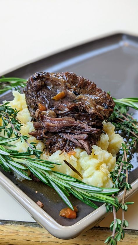 Braised Short Ribs – The Pioneer Woman Short Ribs Braised, Red Wine Braised Short Ribs, Wine Braised Short Ribs, Braised Short Ribs Recipe, Cold Weather Comfort Food, Food Beef, Short Ribs Recipe, Braised Short Ribs, Beef Short Ribs