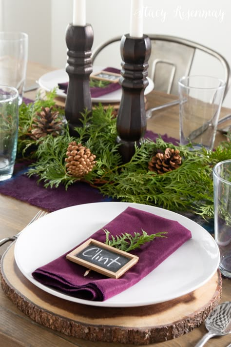 Plum Christmas Tablescape #purple #plum #christmas #Christmasdiningroom #christmasdecor #purpleChristmas Purple Christmas Table Settings, Purple Christmas Table Decorations, Plum Christmas Decor, Purple Fireplace, Purple Christmas Decor, Purple Table Settings, Christmas Rules, Plum Christmas, Pretty Tablescapes