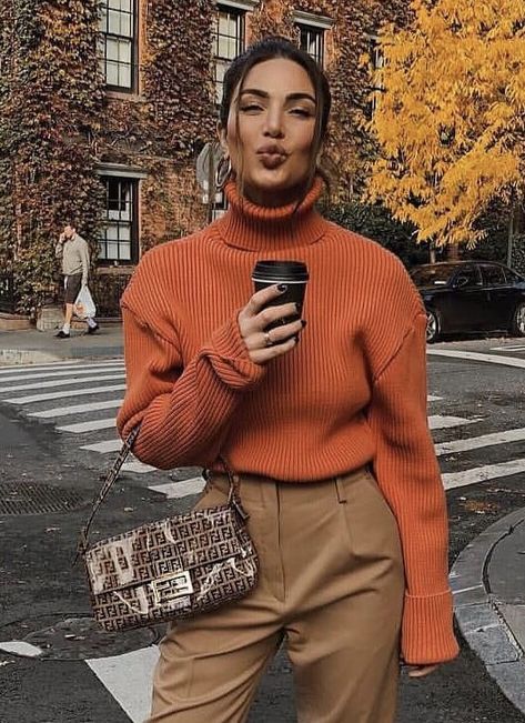 Burnt Orange Jumper Outfit, Burnt Orange Winter Outfits, Orange Outfit Ideas Fall, Brick Orange Outfit, Burnt Orange Turtleneck Outfit, Orange Top Outfit Fall, Orange Sweater Outfit Winter, Orange Pullover Outfit, Orange Knit Sweater Outfit