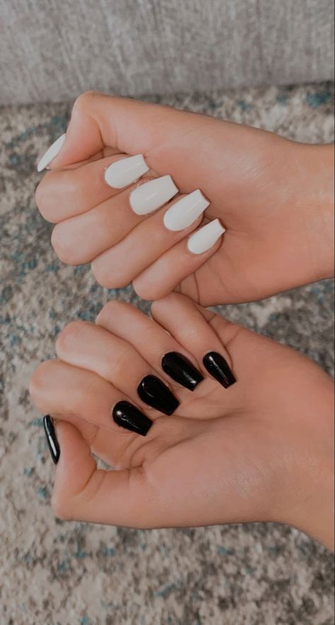 Black And White Nails Opposite Hands, One Hand Black One Hand White Nails, Black And White Acrylic Nails, Black Nails Short, Different Color Nails, Black White Nails, Nails Colorful, Beachy Nails, Nails Inspired