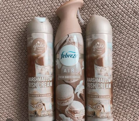 Room Smell Good, Febreze Spray, House Smell Good, Room Scents, Bath And Body Works Perfume, Gloss À Lèvres, Body Smells, Shower Skin Care, Smell Goods