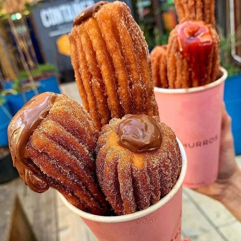 Filled Churros, Nutella Strawberries, Oreo Cupcake, Donuts Chocolate, Cake Donut, Breakfast Waffles, Food Matters, Pizza Food, Best Cake Recipes