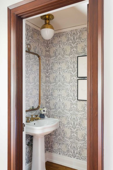 Wallpaper Powder Room, Vintage Decor Ideas, Powder Room Wallpaper, Architectural History, Powder Room Decor, Sandberg Wallpaper, With Wallpaper, Powder Room Small, Powder Room Design