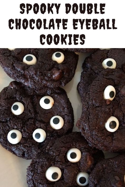 Plate of chocolate cookies with candy eyeballs. Eyeball Cookies, Gourmet Baking, Cinnamon Christmas Cookies, October Food, Candy Eyeballs, Baking Cocoa, Savory Cakes, Pumpkin Cookies, Savoury Cake