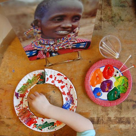 Jack of All Trades: Preschool Culture Study: Jewelry African Grasslands, Handas Surprise, Preschool Creative Art, Africa Craft, African Inspired Jewelry, I Can Read Books, Jack Of All Trades, Bead Rings, Preschool Lesson Plans