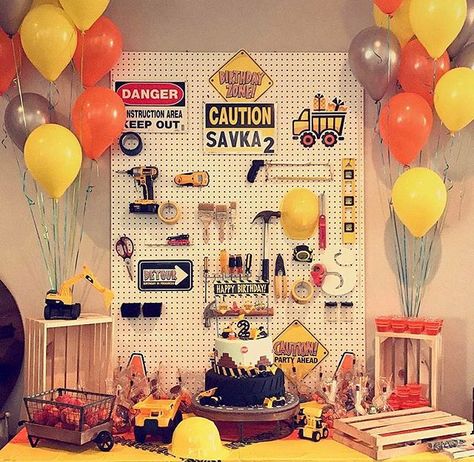 Workshop Birthday Theme, Handyman Themed Birthday Party, Tool Themed Birthday Party, Handyman Birthday, Tools Birthday Party, Construction Baby Shower, Construction Theme Birthday, Construction Theme Birthday Party, Construction Theme Party