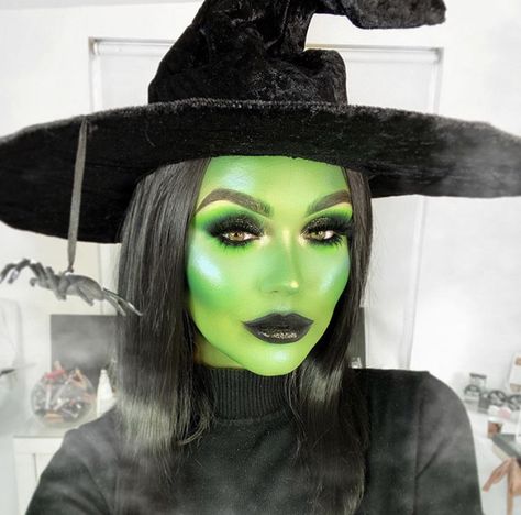 Adult Last Minute Halloween Costumes, Green Witch Makeup Halloween Pretty, Green Witch Cosplay, Green Witch Face Paint, Green Witch Halloween Costume, Witch Face Paint Women, Wicked Witch Of The West Make Up, Green Witch Makeup Halloween, Witch Makeup Green