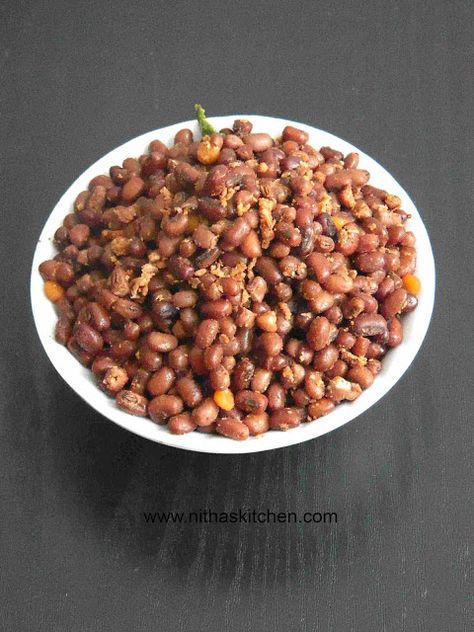 Thattai Payir Karamani Sundal | Red Chori Cowpea beans stir fry Recipe - Nitha Kitchen Black Eyes Peas, Beans Stir Fry, Ganesh Chaturthi Special, Azuki Bean, Stir Fry Recipe, Stir Fry Recipes, Black Eyes, Healthy Snacks For Kids, Chana Masala