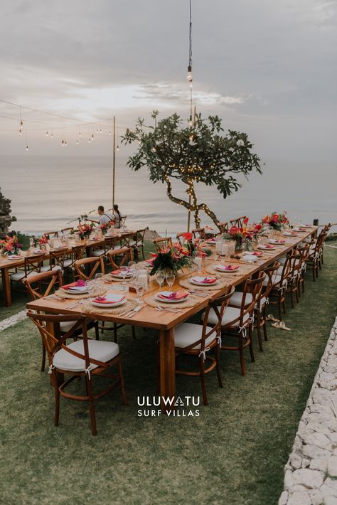 Cliffside wedding at Uluwatu Surf Villas. Email events@uluwatusurfvillas.com for wedding inquires. Uluwatu Wedding, Cliffside Wedding, Bali Villa, Villa Wedding, Bali Wedding, Future Wedding Plans, House Wedding, Wedding Plans, World Class