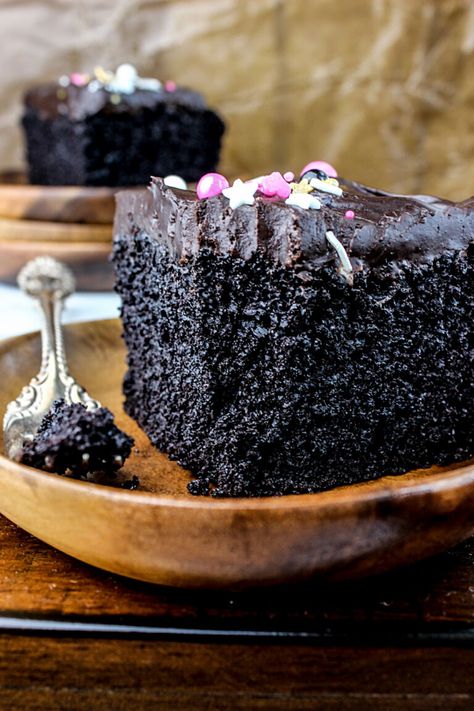 Easy and moist chocolate cake recipe with best chocolate ganache frosting! Simple Chocolate Cake Recipe, Simple Chocolate Cake, Super Moist Chocolate Cake, Moist Cake Recipe, Thanksgiving 2023, Chocolate Cake Recipe Moist, Easy Chocolate Cake, Chocolate Bundt Cake, Cupcake Recipes Chocolate