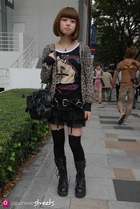 More girly punk Girly Punk, Japanese Punk, Estilo Harajuku, Models Off Duty Style, Kei Visual, 일본 패션, Japanese Street, Japanese Street Fashion, J Fashion