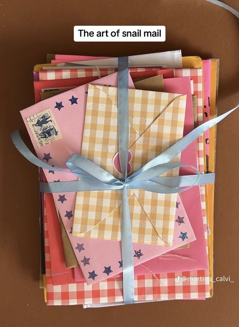 Best Friend Paper Gifts, Paper Gifts For Friends, Cute Letters Aesthetic, Small Hobbies, Mail Aesthetic, Snail Mail Crafts, Penpal Ideas, Snail Mail Inspiration, Snail Mail Pen Pals