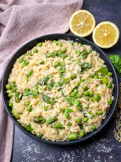 One Pot Orzo with Asparagus and Peas – Skinny Spatula Orzo With Asparagus, Orzo Asparagus, Asparagus And Peas, One Pot Orzo, Orzo Risotto, Orzo Dishes, Creamy Orzo, Mediterranean Foods, Lemon Orzo