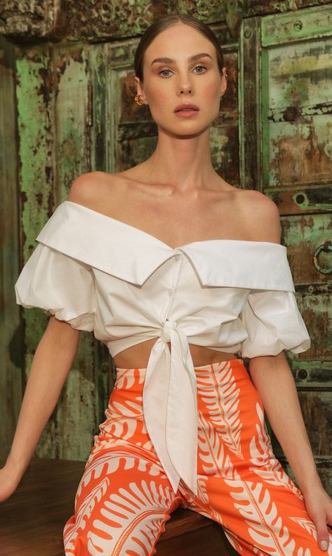 English Clothes, Resort 2024 Collection, Glam Boho, Fur Dress, Resort 2024, Draping Fashion, Women Blouses Fashion, Glam Outfit, Resort Fashion