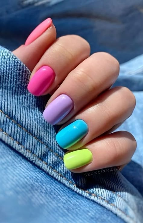 Almond Acrylic Nails Pastel, Cute Nails Colors, The Dye Nails, Bisexual Nail Ideas, Kids Gel Nails Ideas, Polish Ideas For Short Nails, Neon Rainbow Nails, Rainbow Nail Ideas, 80s Nails