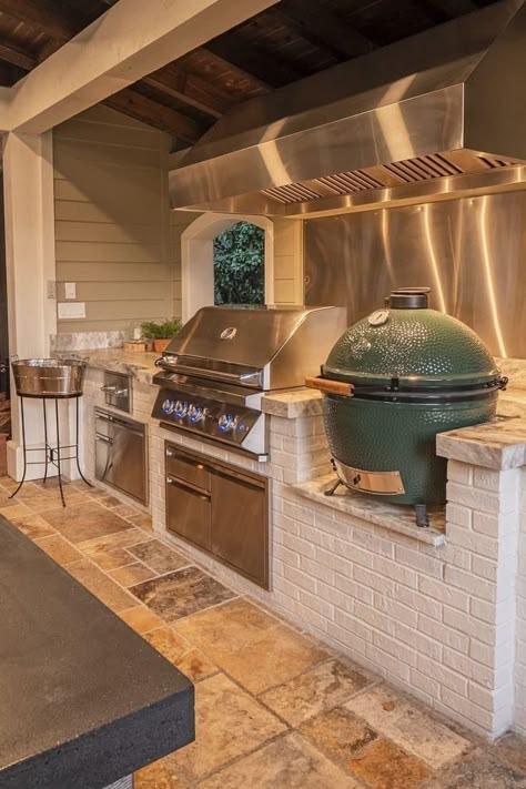 Outdoor Pizza Oven On Deck, Outdoor Covered Patio With Fireplace And Kitchen, Vintage Outdoor Kitchen, Back Porch Ideas With Grill, Outdoor Covered Grill Area, Outdoor Kitchen Porch, French Outdoor Kitchen, Covered Patio Kitchen Ideas Outdoor, Outdoor Patio Ideas With Kitchen