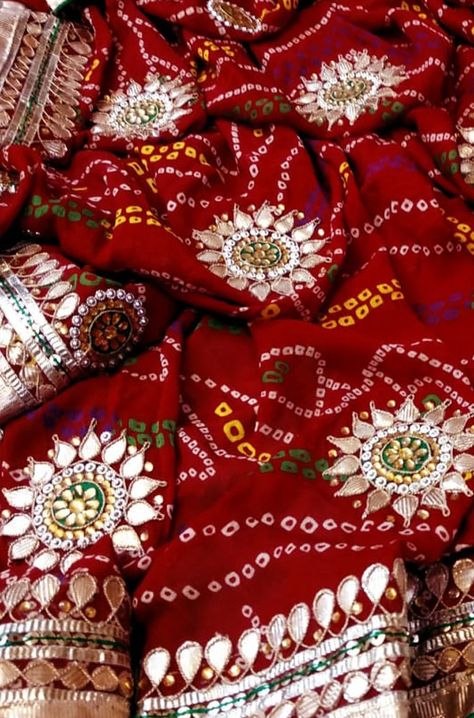 Jaipur Design, Nikah Dupatta, Vintage Culture, Gota Patti Saree, Sarees For Girls, Simple Saree Designs, Bridal Dupatta, Indian Bridal Lehenga, Bridal Lehenga Red