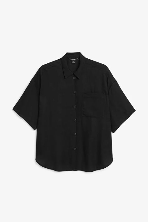 Button Up Shirt Outfit, Black Button Up Shirt, Black Button Down Shirt, Different World, A Different World, Mens Short Sleeve Shirt, Short Sleeve Button Up, Oversized Shirt, Striped Long Sleeve