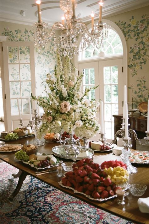 Beautiful Table Settings, Southern Weddings, Deco Floral, Southern Wedding, Elegant Christmas, Buffet Table, Beautiful Table, Home Wedding, Room Table