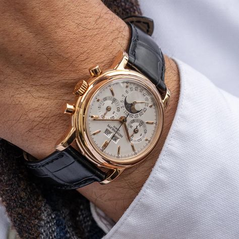 Patek Philippe 3970ER '3rd Series' - Amsterdam Vintage Watches Billionaire Aesthetic, Men Essentials, Amsterdam Vintage, Moonphase Watch, Suit Man, Worlds Finest, Casual Dressing, Best Dress, Dope Jewelry