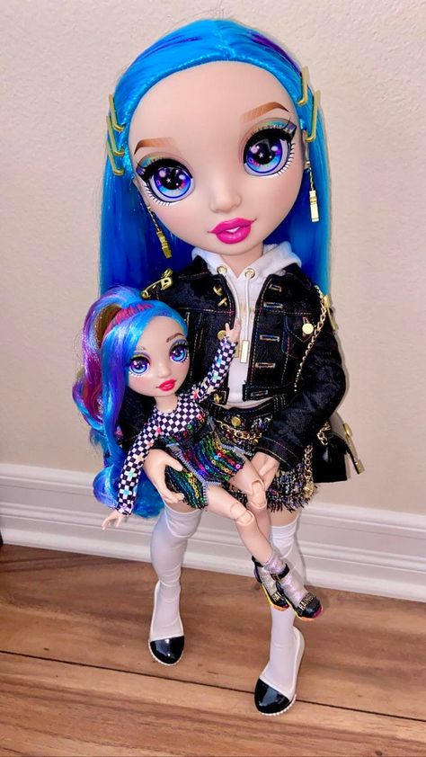 Steffi Love, Smart Auto, Rainbow High, Beautiful Dolls, Doll Dress, Fashion Dolls, Healthy Recipes, Rainbow, Dolls