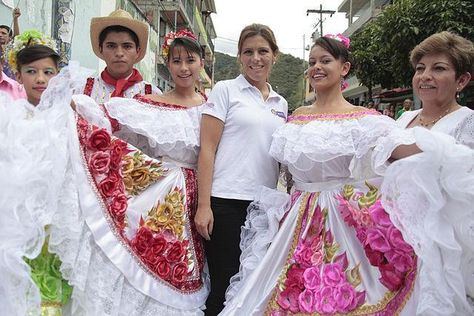 Tokyo Downtown, Ballet Folklorico, Yoyogi Park, Childhood Characters, Great Works Of Art, Influential Women, How To Start Yoga, Event Entertainment, Night Art