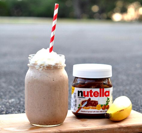 Healthy Banana Nutella Smoothie Recipe | Community Post: 45 Life Changing Nutella Recipes Nutella Smoothie, Chocolate Hershey, Banana Nutella, Healthy Banana, Nutella Recipes, Milk Shakes, Think Food, Banana Healthy, Smoothie Shakes