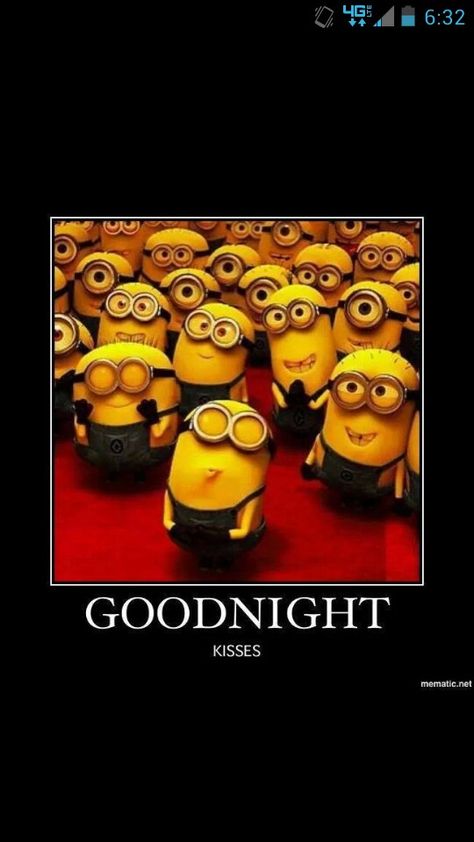 Good night kiss muuaahhhhh ♥ this is emma and chris every single night Minion Kiss, Amor Minions, Doug Funnie, Minion Humour, 3 Minions, Minions Love, Cute Minions, Minions Despicable Me, Minion Quotes