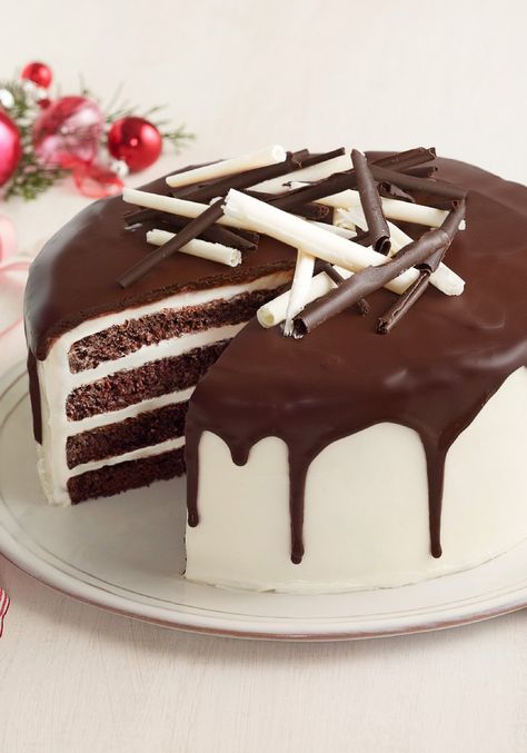 Tuxedo Cake – When the occasion calls for something elegant, this dramatic-looking chocolate Tuxedo Cake with white frosting and chocolate glaze is the one to make Chocolate Pumpkin Cake, Tuxedo Cake, Kraft Foods, Tiramisu Cheesecake, Sugar Dough, Elegant Desserts, Kraft Recipes, Holiday Cakes, Pumpkin Chocolate