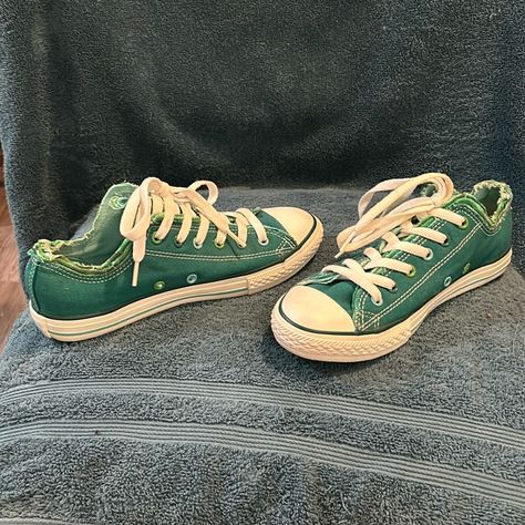 Turquoise Converse Size 5 Nwot Aqua Converse, Turquoise Converse, Pink Converse, Green Converse, Converse White, Women's Converse, Dream Shoes, High Top Shoes, Converse High Tops