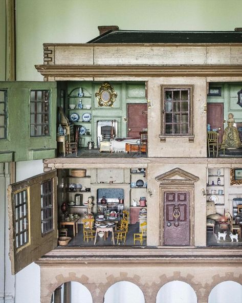 18th Century House, Cabana Magazine, Messy Nessy Chic, Milk Magazine, American Colonies, Cascade Waterfall, Dolls House Interiors, Tiny Space, Dolls Houses