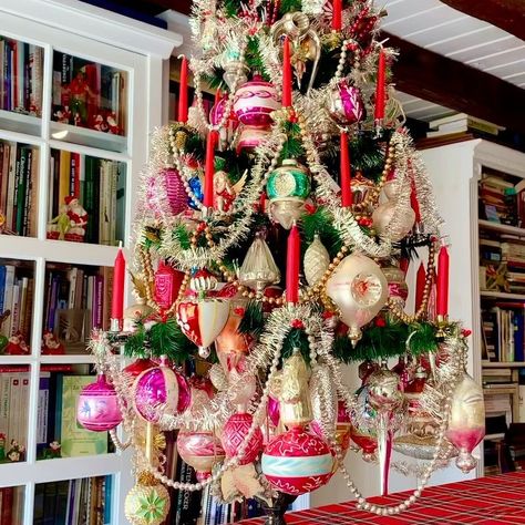 Christopher Radko Christmas Tree, Christopher Radko Christmas Tree Ideas, German Music, Radko Ornaments, Antique Christmas Ornaments, Feather Tree, Christopher Radko, Xmas Decor, Antique Christmas