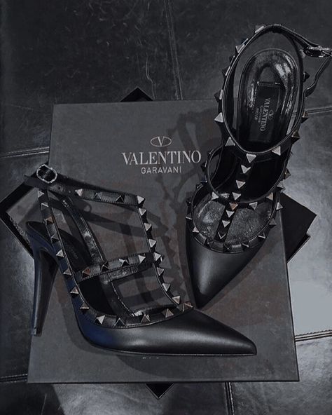 Valentino Mesh Heels, Valentino Heels Aesthetic, Valentino Aesthetic, Valentino Heels, Aesthetic Emo, Expensive Jewelry Luxury, Prom Ideas, Emo Grunge, Closet Organizer